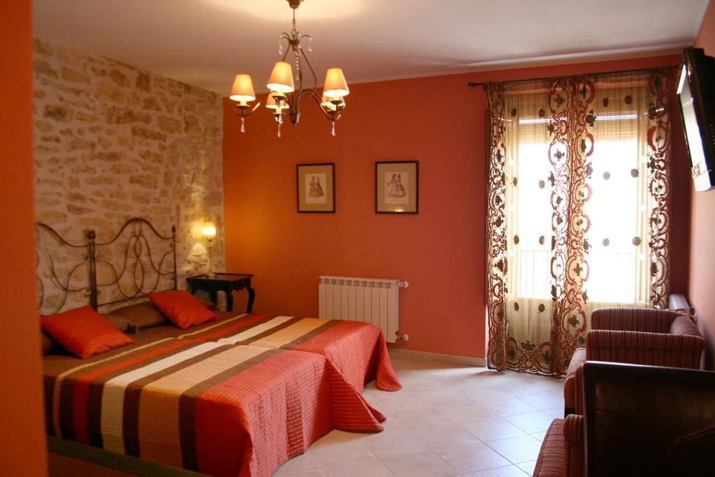 Hostal Meson Castilla Siguenza Dış mekan fotoğraf